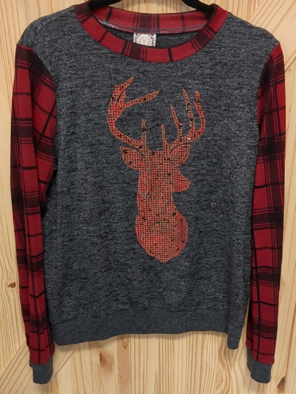 Gray Knit Long-Sleeve Tee with Deer Graphic